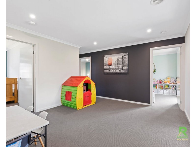 30 Nantha Way, Brookfield VIC 3338