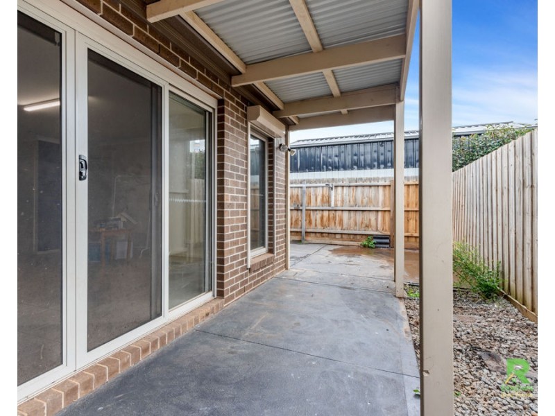 16 Forde Avenue, Melton South VIC 3338