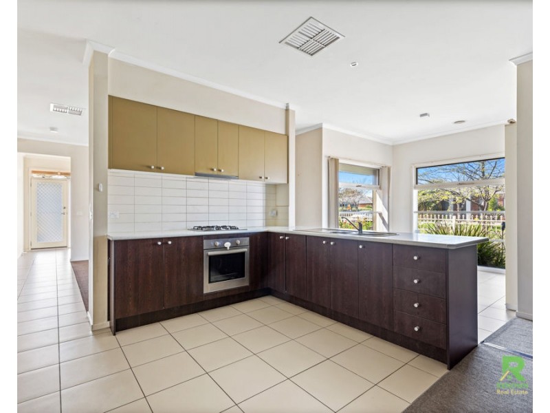 13 Glencroft terrace, Melton West VIC 3337