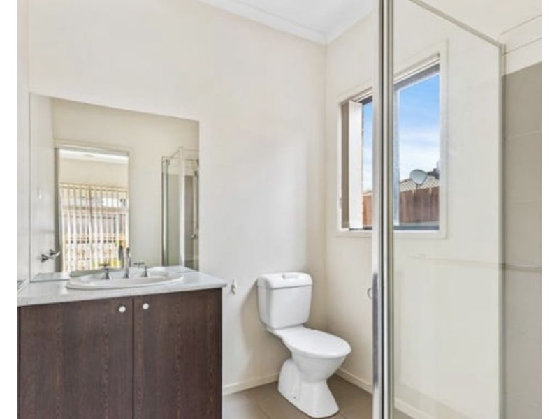 13 Glencroft Terrace,, Melton West VIC 3337