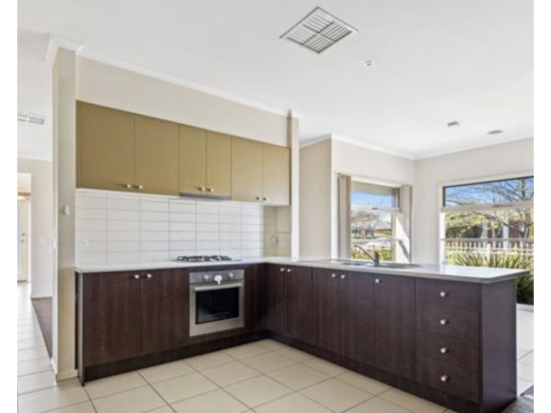 13 Glencroft Terrace,, Melton West VIC 3337