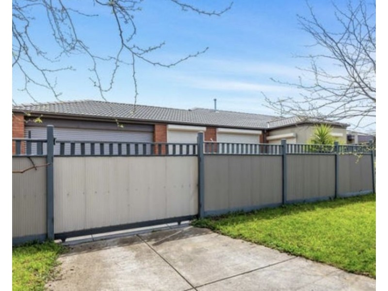 13 Glencroft Terrace,, Melton West VIC 3337
