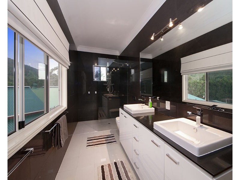 15 Harwood Court, Samford Valley QLD 4520