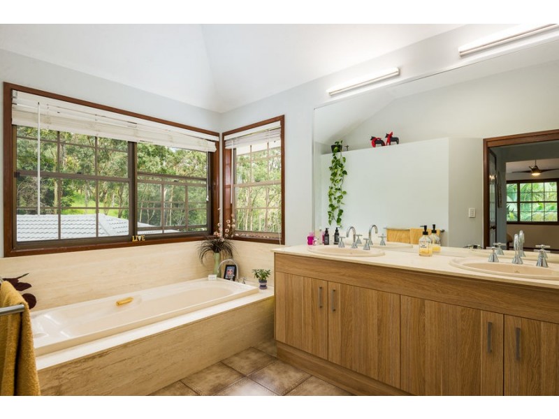 147 Betts Road, Camp Mountain QLD 4520