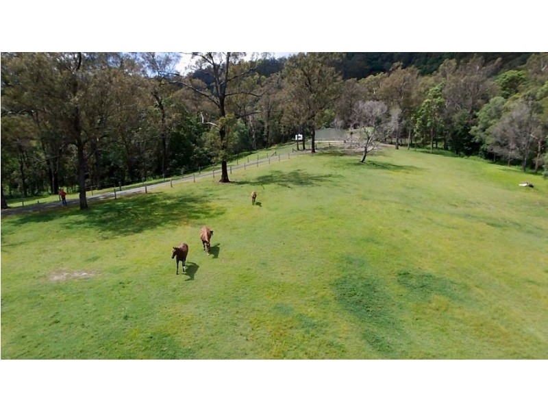 147 Betts Road, Camp Mountain QLD 4520