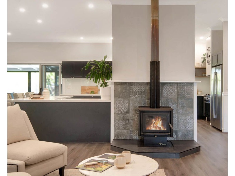 5 Burton Lane, Samford Valley QLD 4520