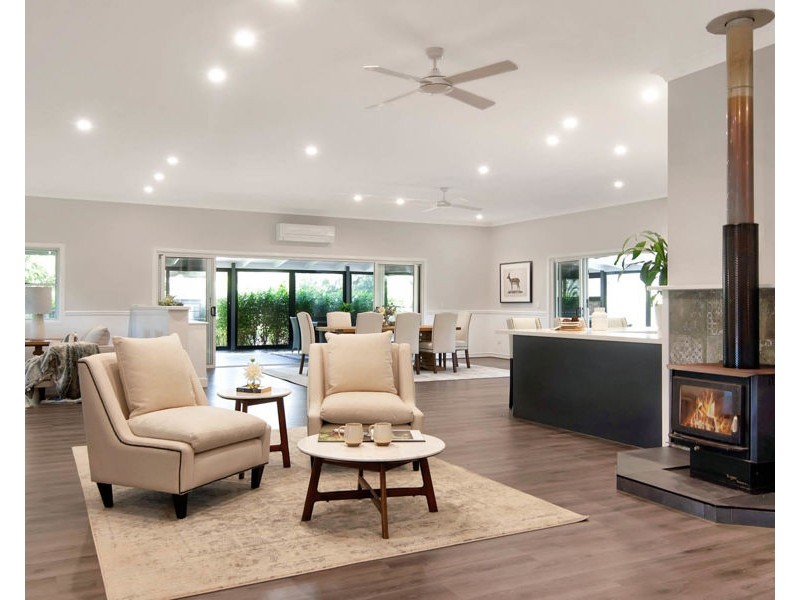 5 Burton Lane, Samford Valley QLD 4520