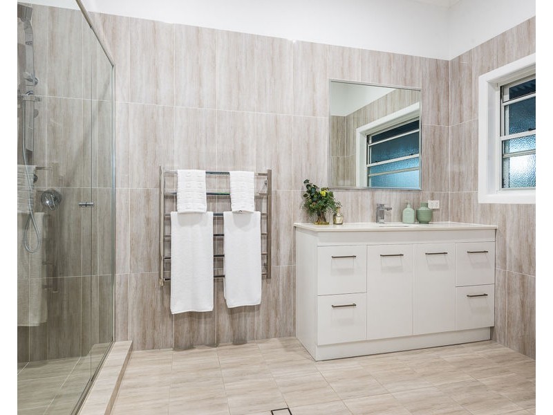 5 Burton Lane, Samford Valley QLD 4520