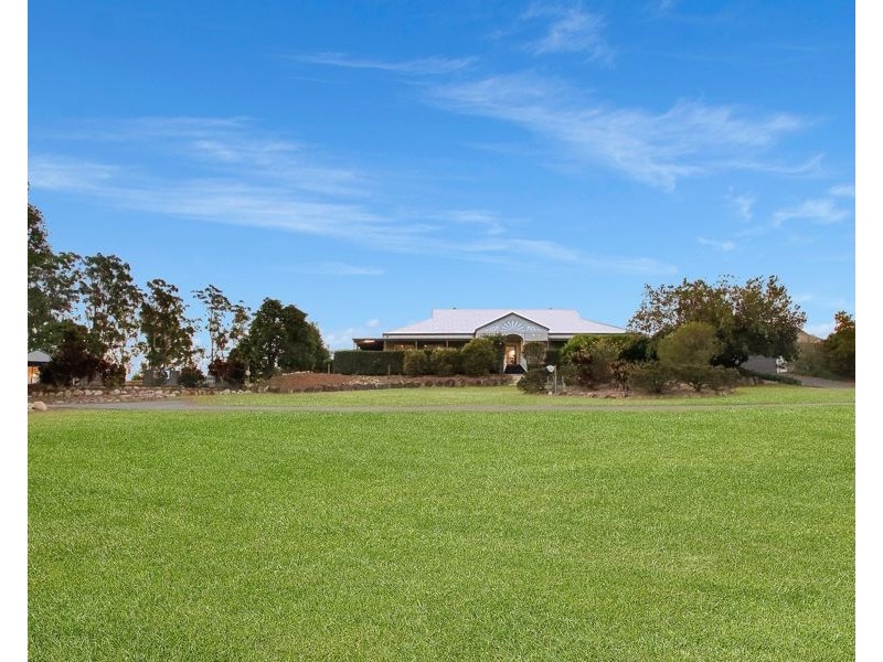 5 Burton Lane, Samford Valley QLD 4520