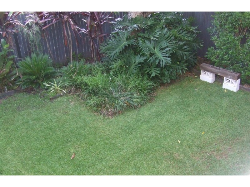 221 Rainbow Street, Sandgate QLD 4017