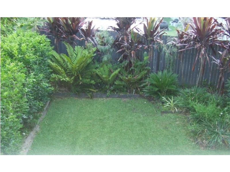 221 Rainbow Street, Sandgate QLD 4017