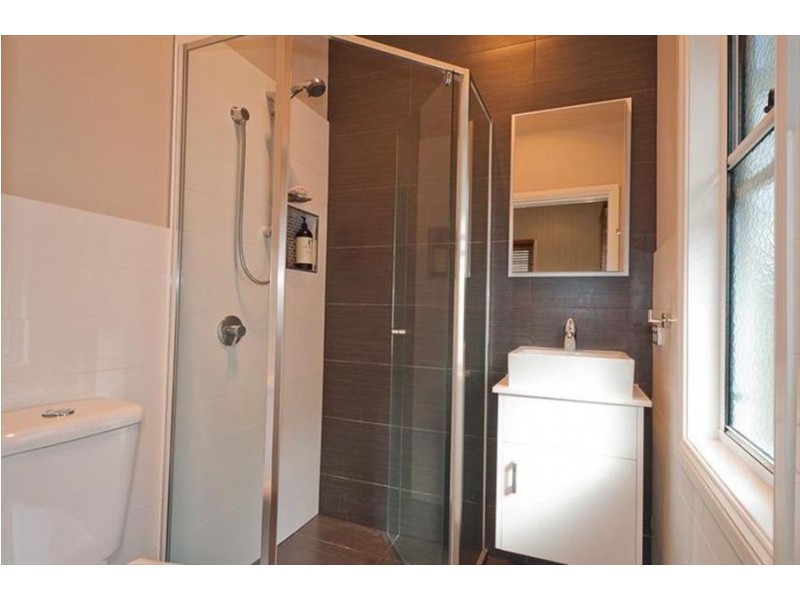 221 Rainbow Street, Sandgate QLD 4017