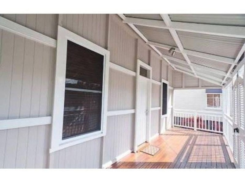 221 Rainbow Street, Sandgate QLD 4017