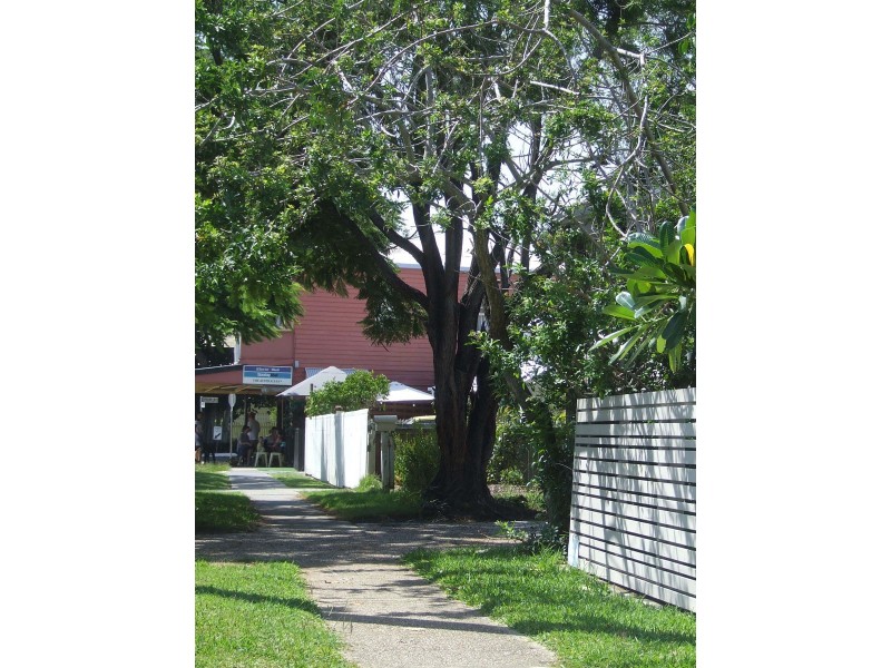 221 Rainbow Street, Sandgate QLD 4017