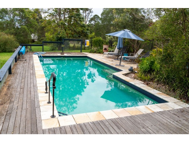 153 McLean Road South, Camp Mountain QLD 4520