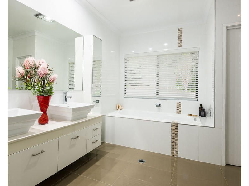 10 Birdsong Place, Bunya QLD 4055