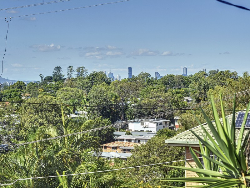 5 Belfort Street, Stafford Heights QLD 4053