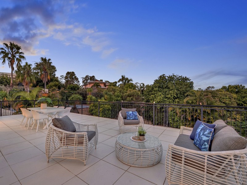 7 Meiers Road, Indooroopilly QLD 4068