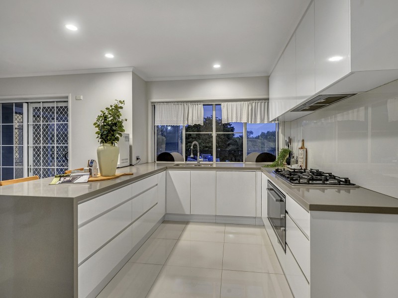 7 Meiers Road, Indooroopilly QLD 4068