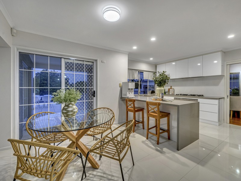 7 Meiers Road, Indooroopilly QLD 4068