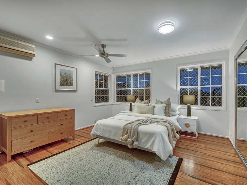 7 Meiers Road, Indooroopilly QLD 4068