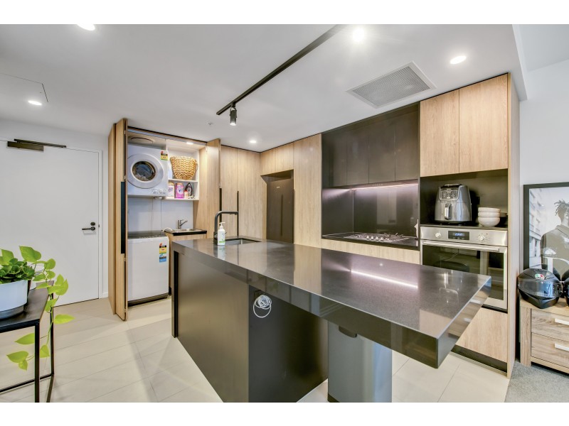 1304/19 Deshon Street, Woolloongabba QLD 4102