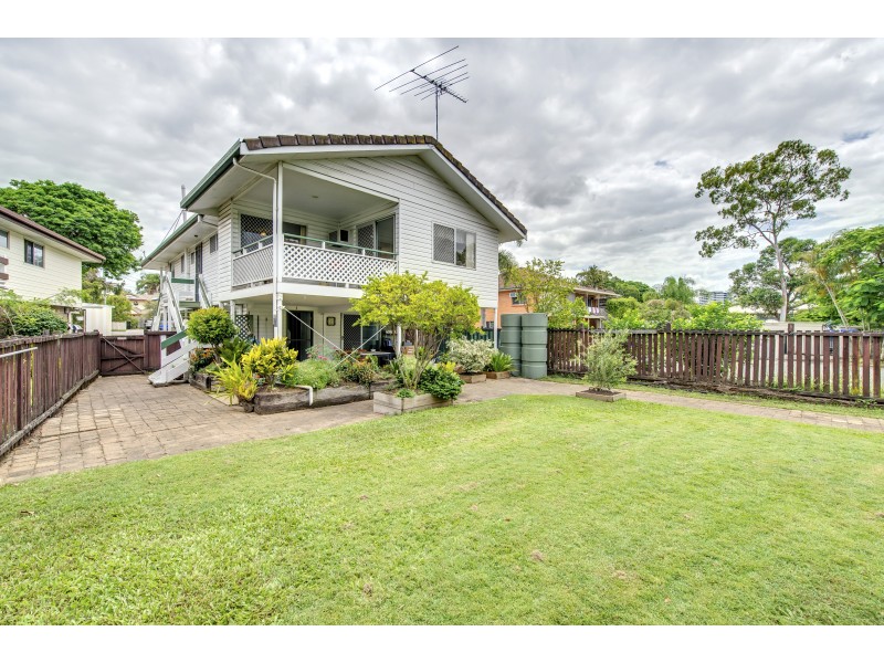 84 Leicester Street, Coorparoo QLD 4151