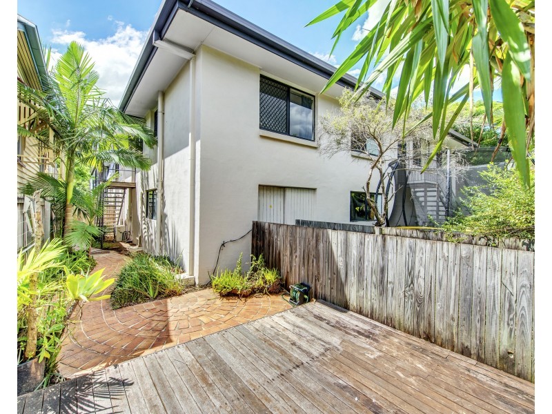 2/19 Lindsay Street, Hawthorne QLD 4171