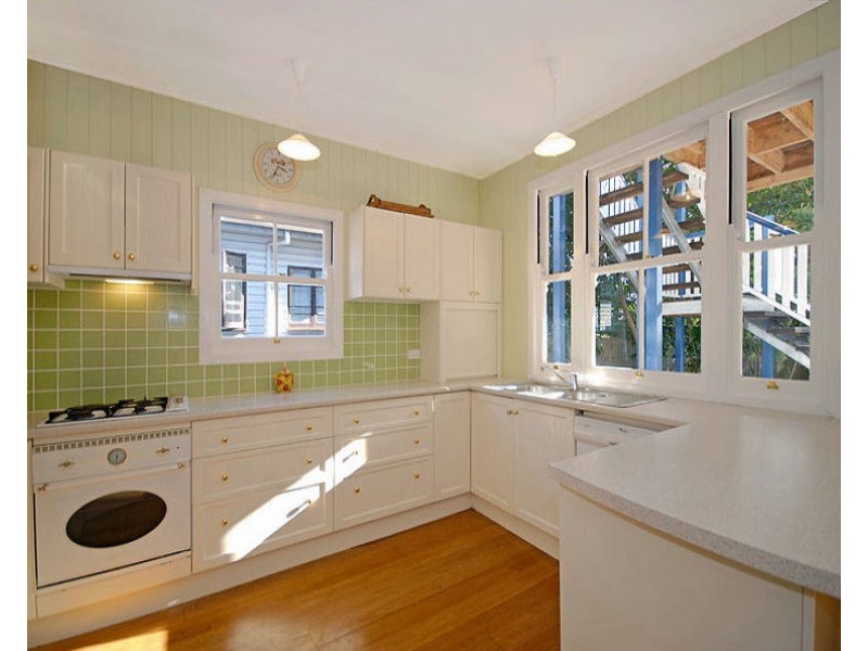 5 BOW STREET, Yeerongpilly QLD 4105