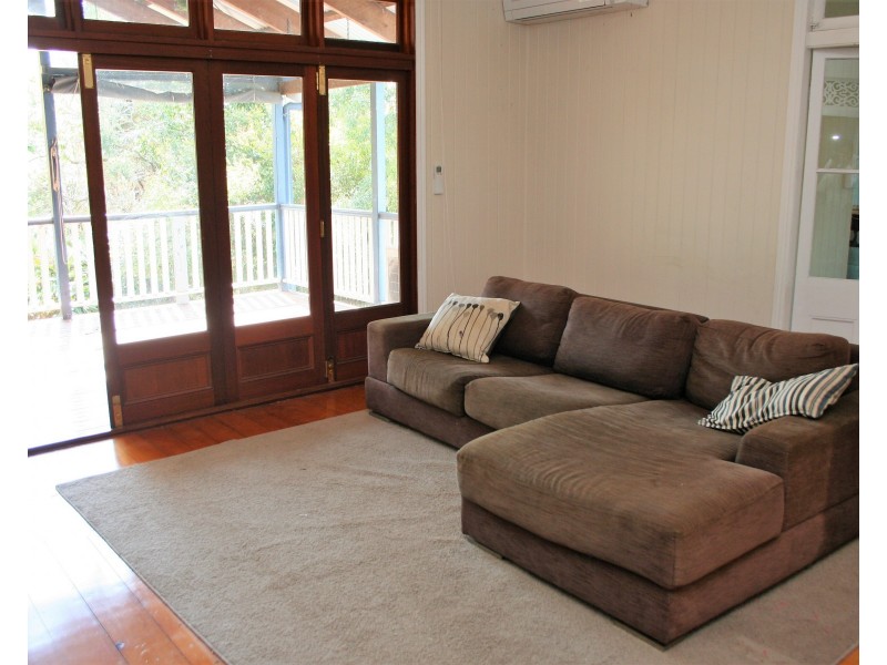 5 BOW STREET, Yeerongpilly QLD 4105