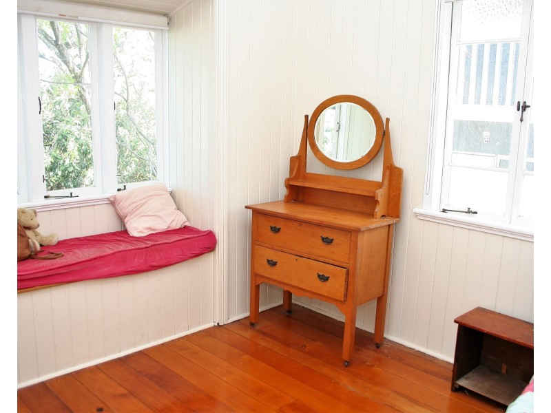 5 BOW STREET, Yeerongpilly QLD 4105