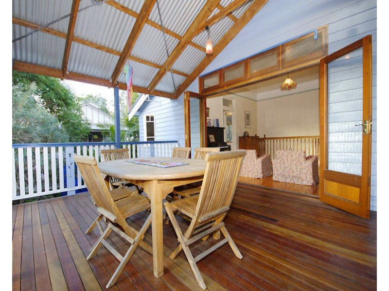 5 BOW STREET, Yeerongpilly QLD 4105