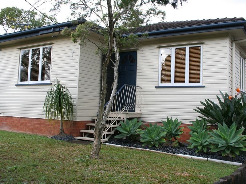 7 Wingarra Street, Yeerongpilly QLD 4105