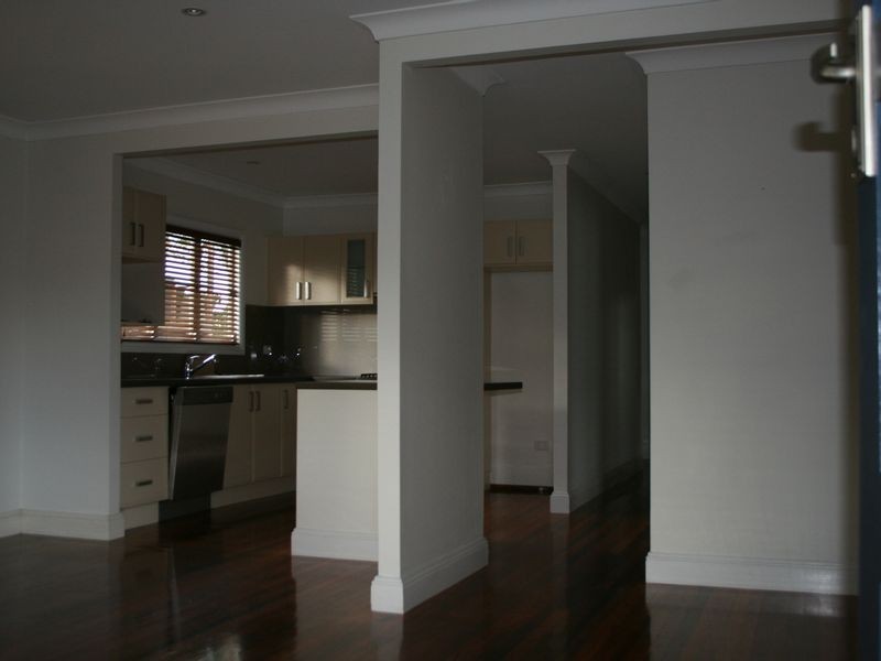 7 Wingarra Street, Yeerongpilly QLD 4105