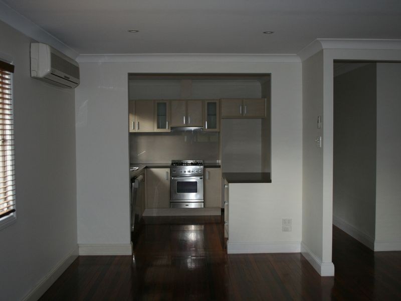 7 Wingarra Street, Yeerongpilly QLD 4105