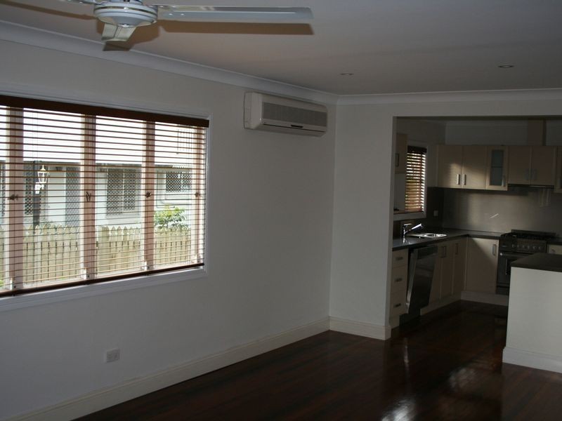 7 Wingarra Street, Yeerongpilly QLD 4105