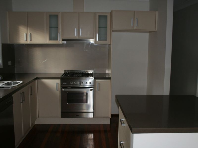 7 Wingarra Street, Yeerongpilly QLD 4105