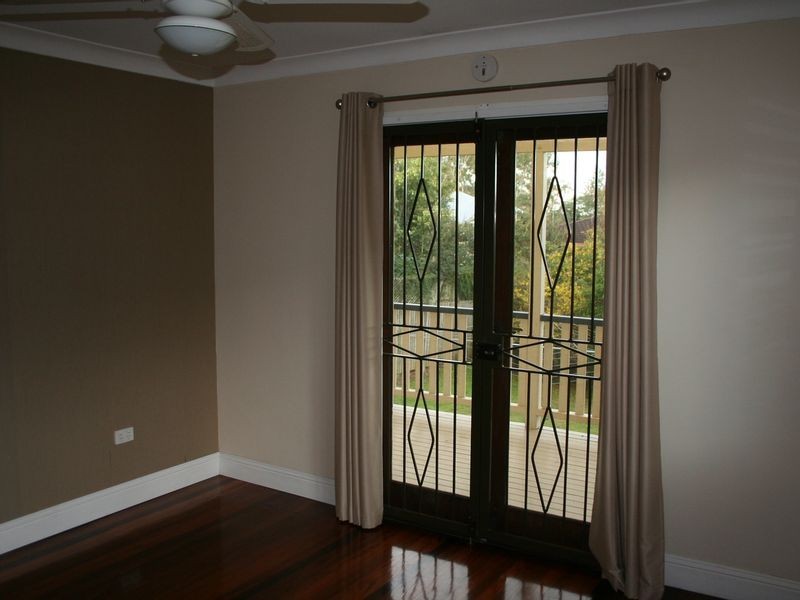 7 Wingarra Street, Yeerongpilly QLD 4105