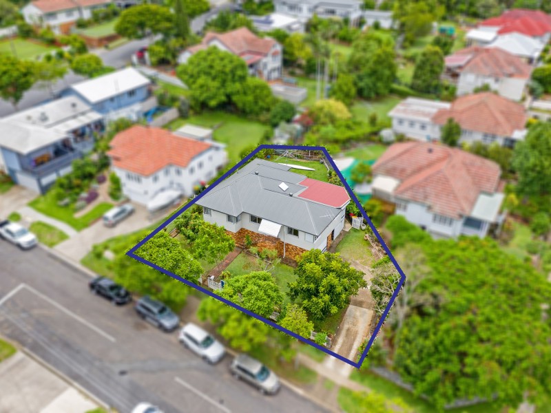 52 WILBUR STREET, Holland Park QLD 4121