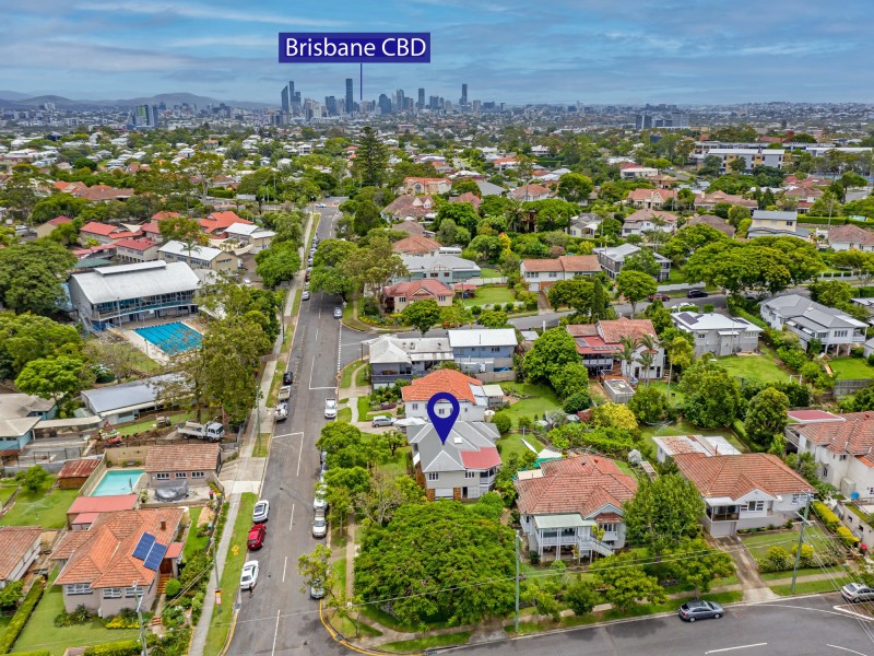 52 WILBUR STREET, Holland Park QLD 4121