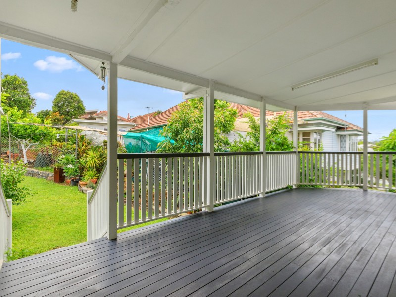 52 WILBUR STREET, Holland Park QLD 4121