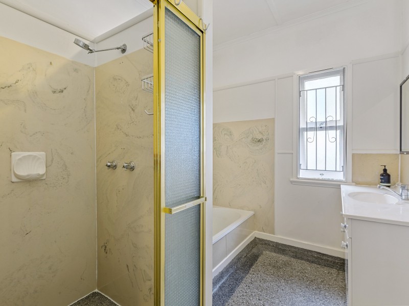 52 WILBUR STREET, Holland Park QLD 4121