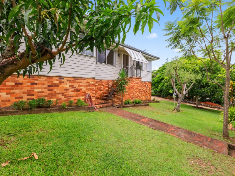 52 WILBUR STREET, Holland Park QLD 4121