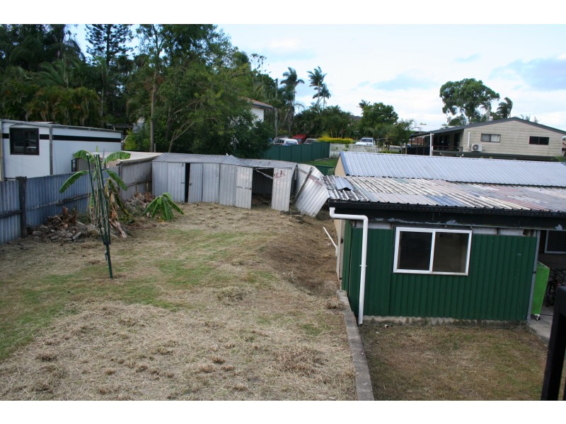 4 GREEN ROAD, Regents Park QLD 4118