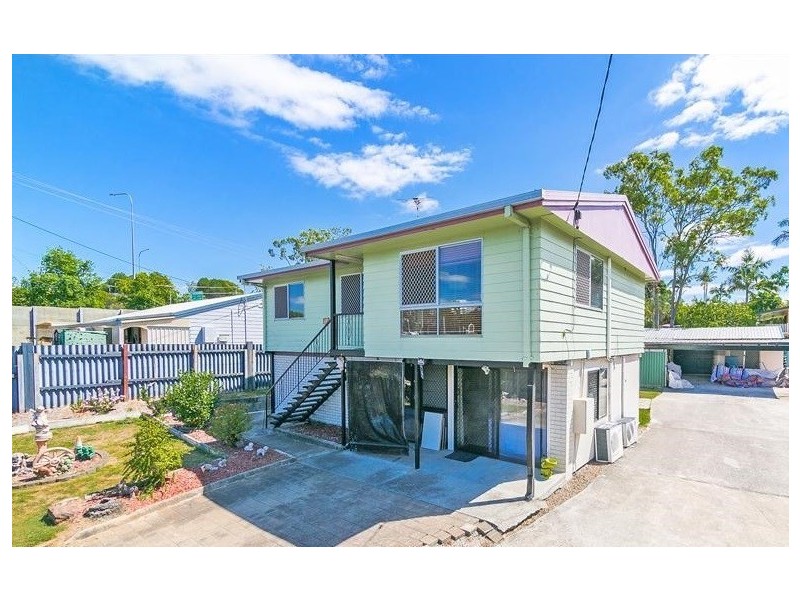 4 GREEN ROAD, Regents Park QLD 4118