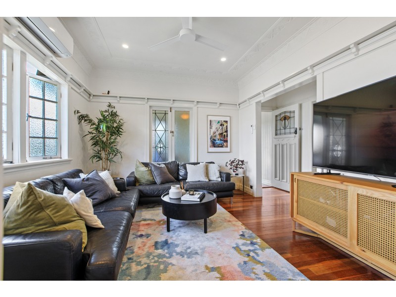 2 HECTOR ROAD, Holland Park QLD 4121