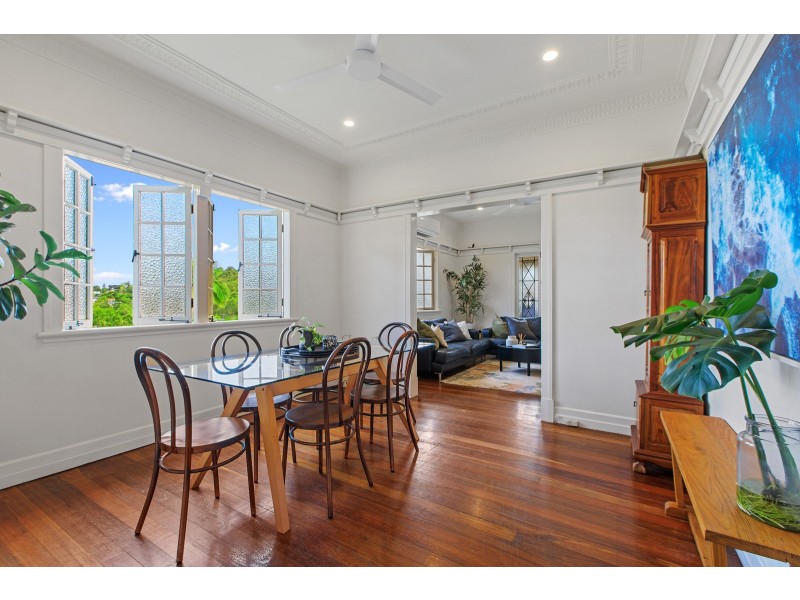 2 HECTOR ROAD, Holland Park QLD 4121