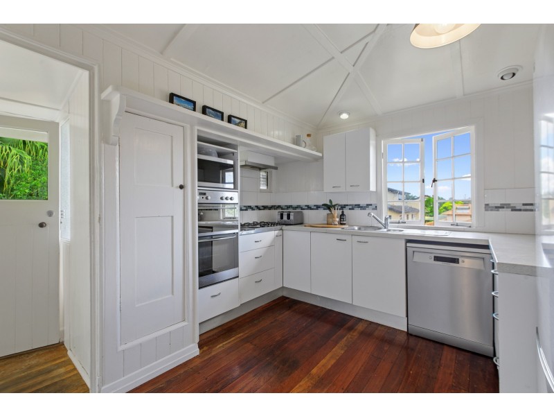 2 HECTOR ROAD, Holland Park QLD 4121