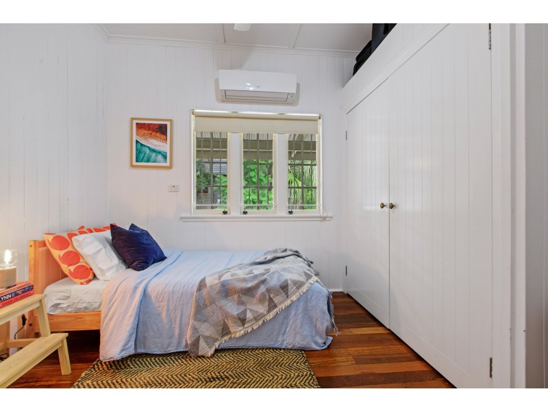 2 HECTOR ROAD, Holland Park QLD 4121