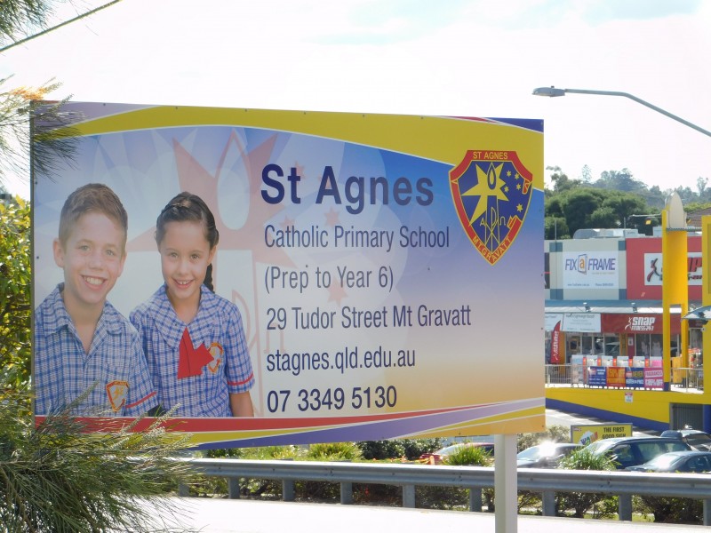 2 HECTOR ROAD, Holland Park QLD 4121